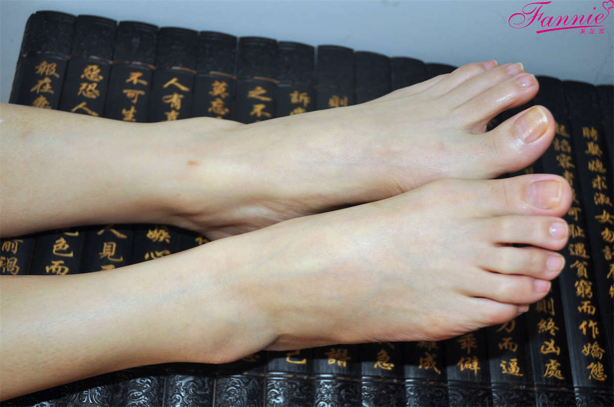 图片[2]-Fannie芬妮美足园NO.703 芳轩小品 裸足（3）-日更街拍