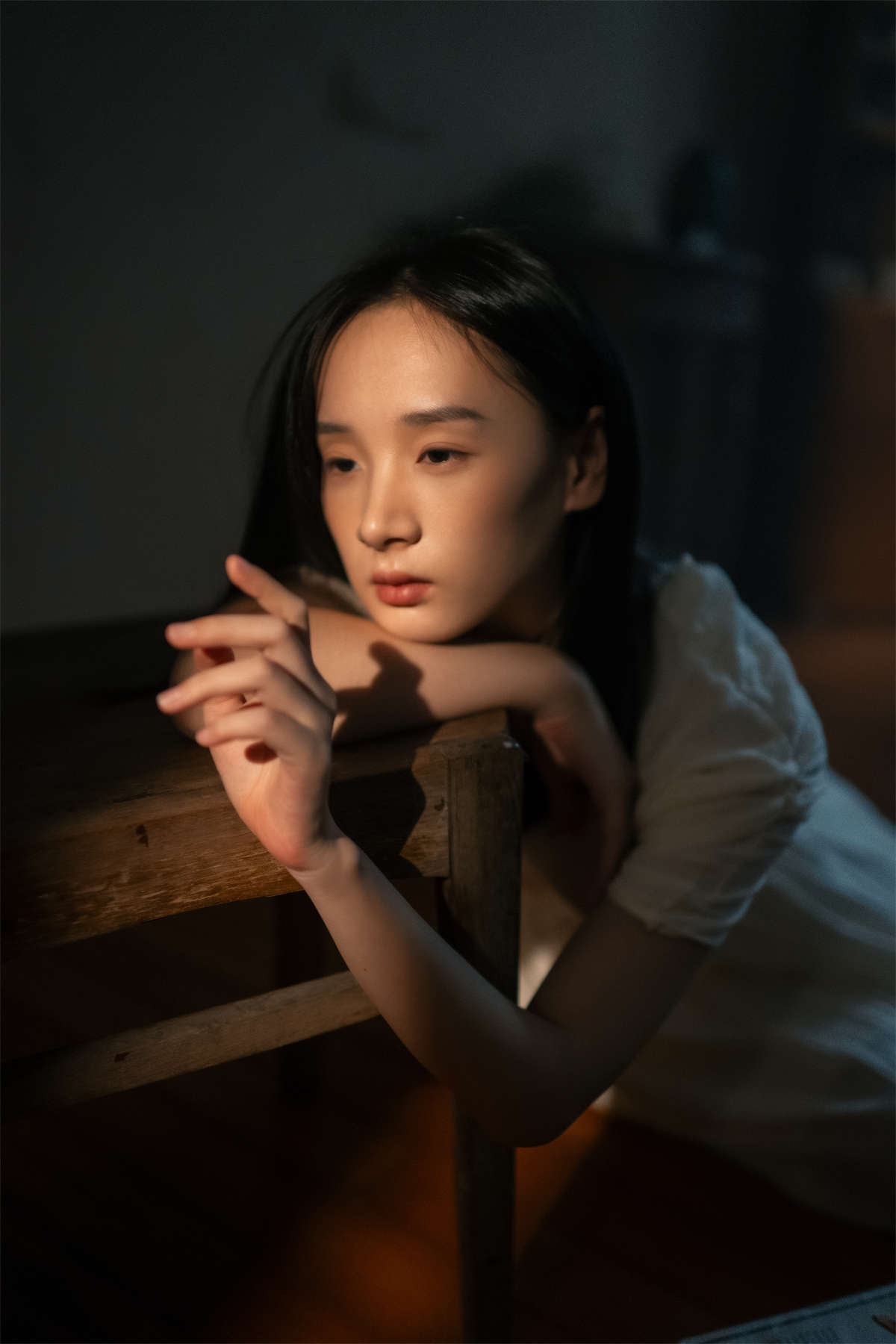 YITUYU艺图语 2025.02.06 她从光里来 方休。插图1