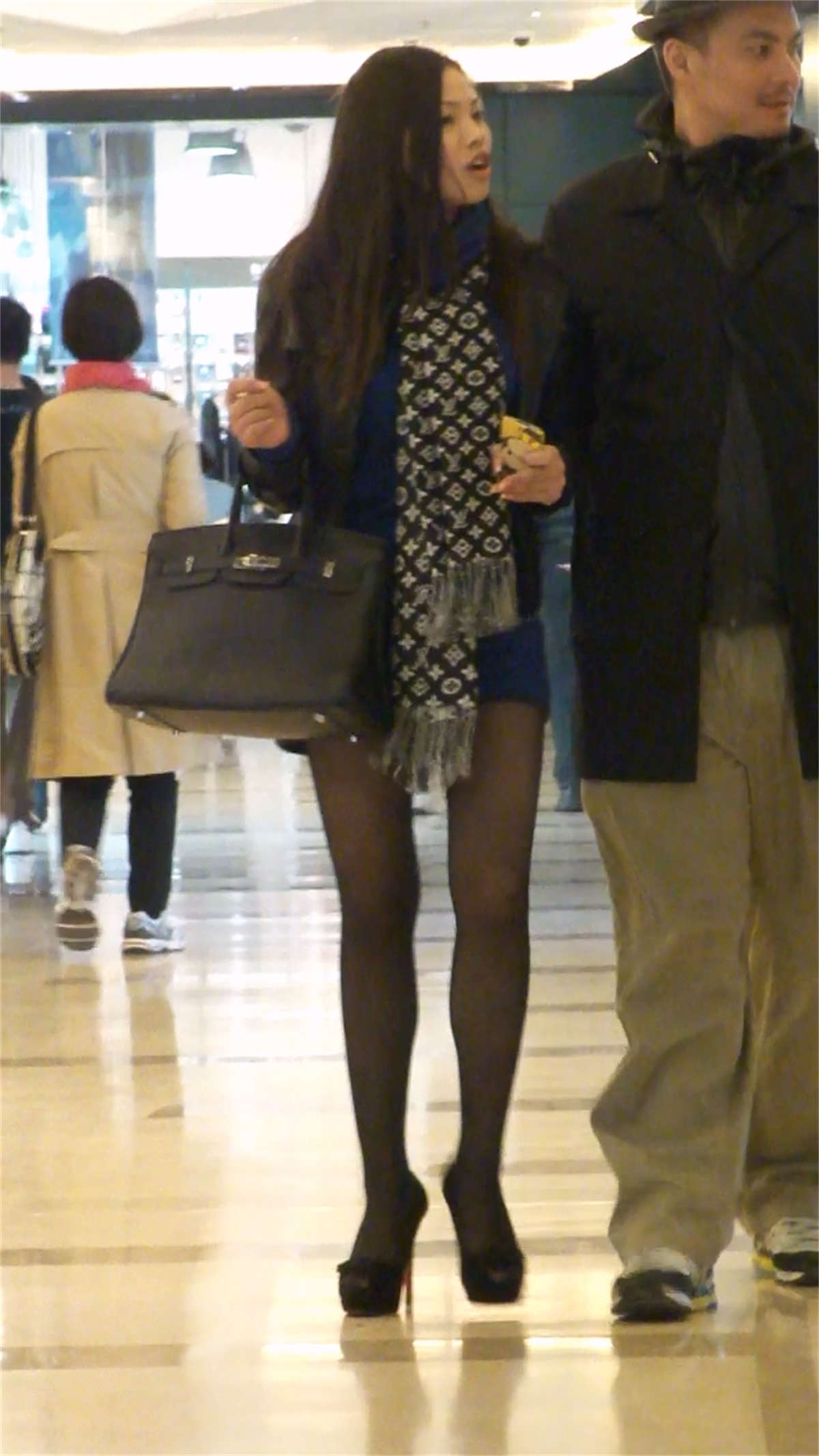 图片[2]-黑丝高跟，身材太棒了-日更街拍