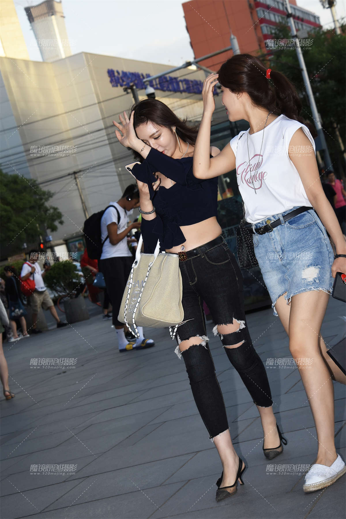 有点羞羞-日更街拍