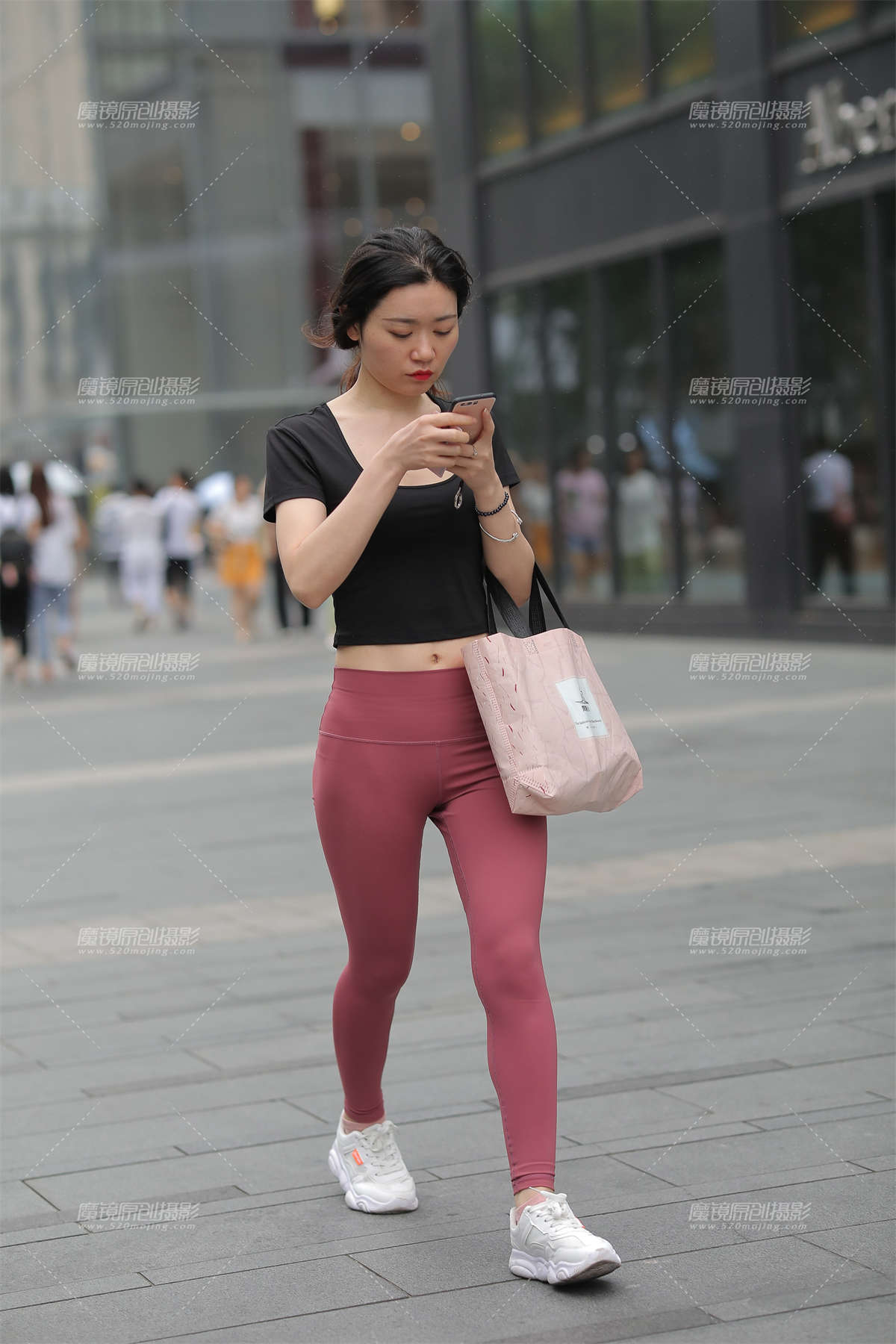 【凯恩赛贴】瑜伽裤小妹-日更街拍