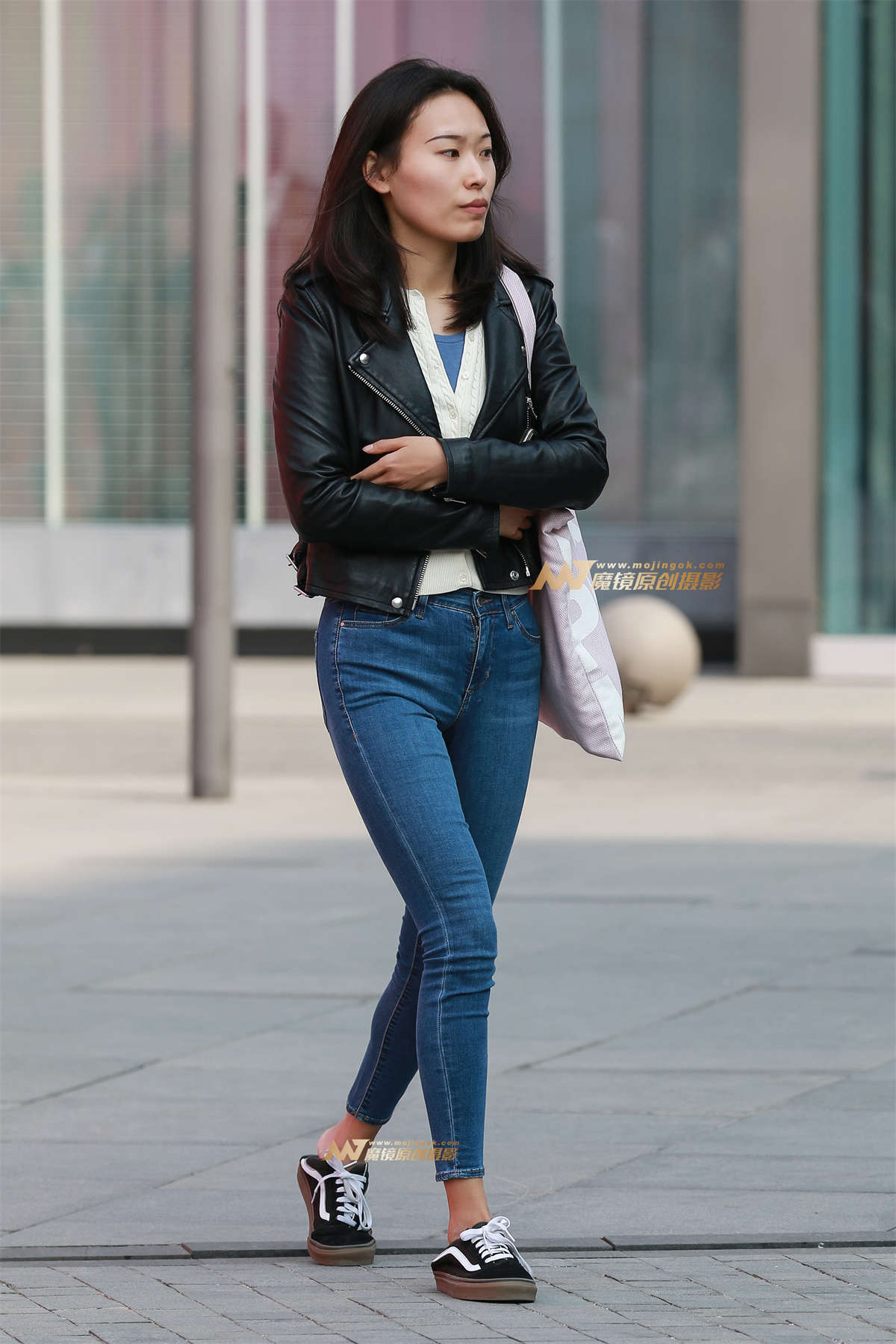 第1345篇★紧身九分牛仔★-日更街拍