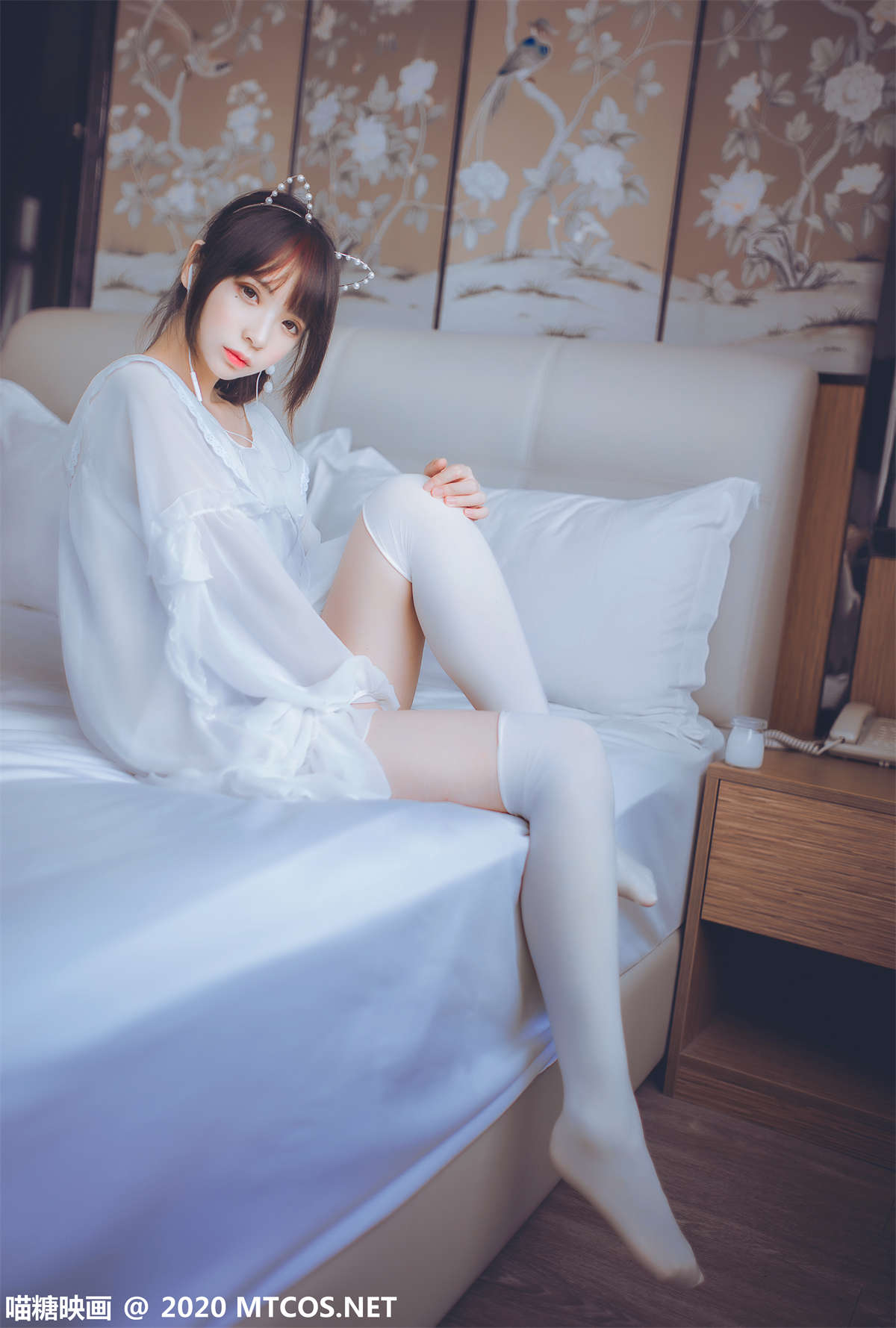 喵糖映画 VOL.204 纯白睡裙-日更街拍