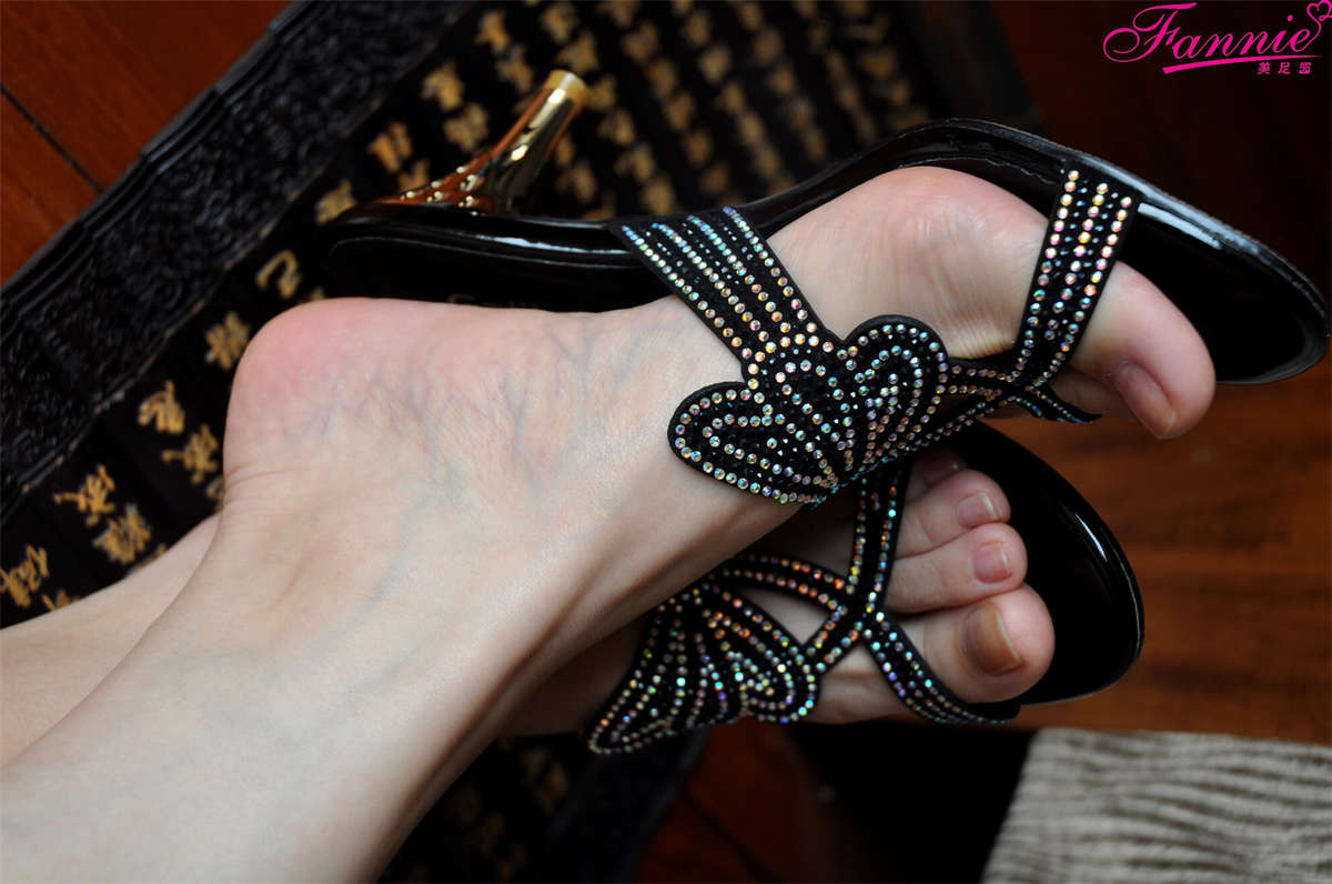 Fannie芬妮美足园NO.704 芳轩小品 裸足（4）-日更街拍