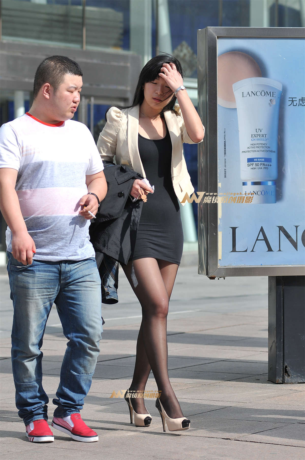 超紧身包臀裙-日更街拍