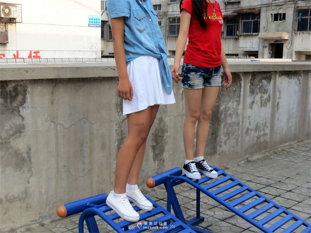 图片[2]-MZSOCK-2018 No.13 黑白帆布鞋两双棉袜脚-日更街拍