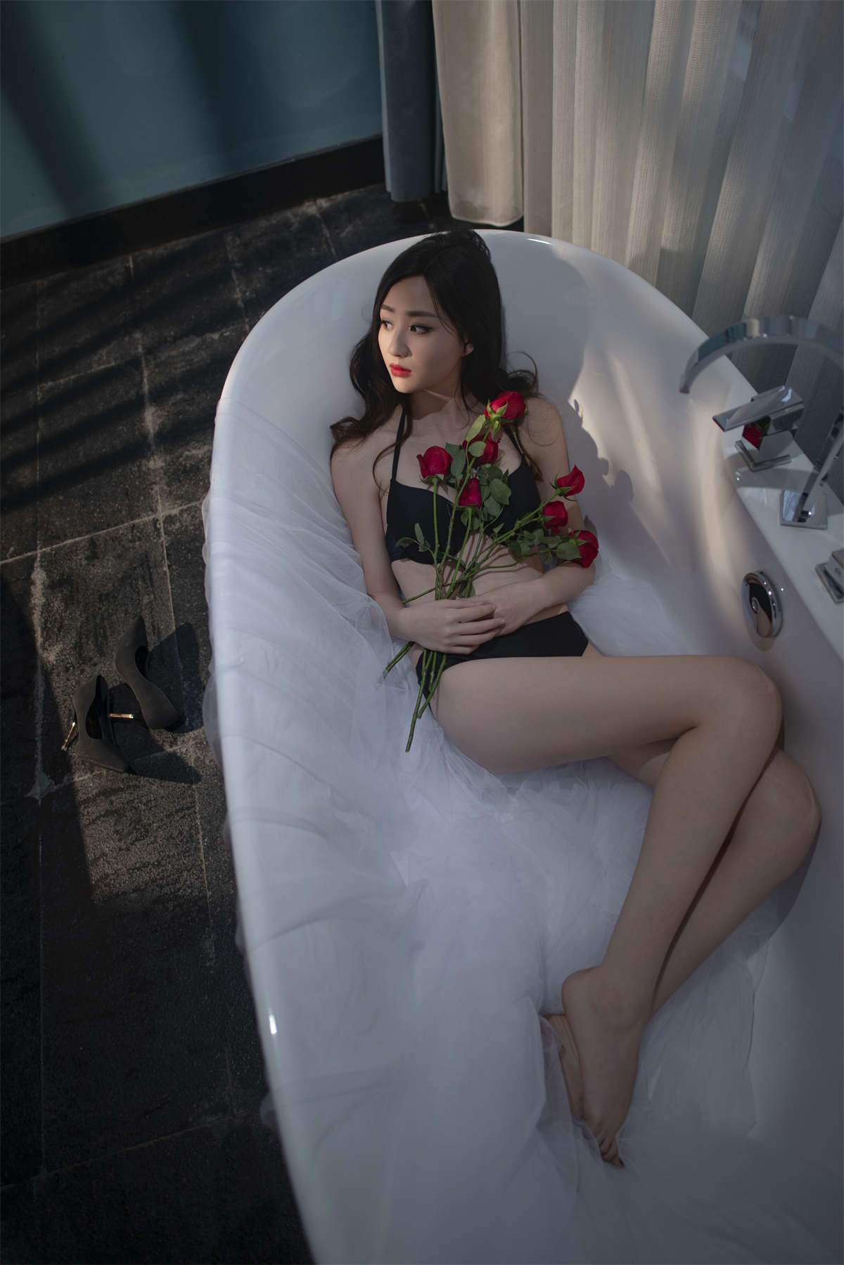 YITUYU艺图语 2024.05.19 ROSE 小鱼儿-日更街拍