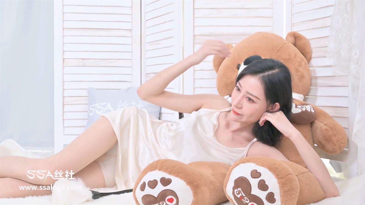 SSA丝社视频 NO.0022 雪儿 长腿喜唰唰（上）-日更街拍