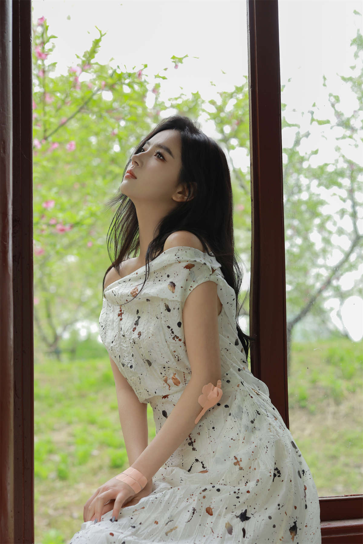 YITUYU艺图语 2024.05.19 红亭玉立 Elaine-日更街拍
