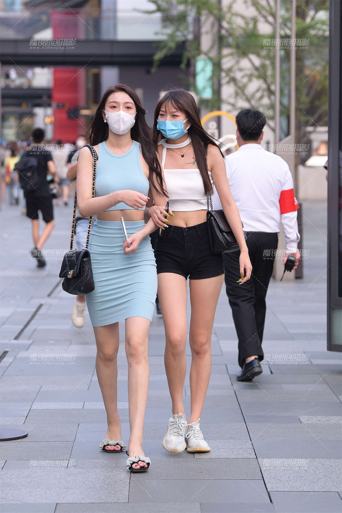 搭讪性感包臀裙美女-日更街拍