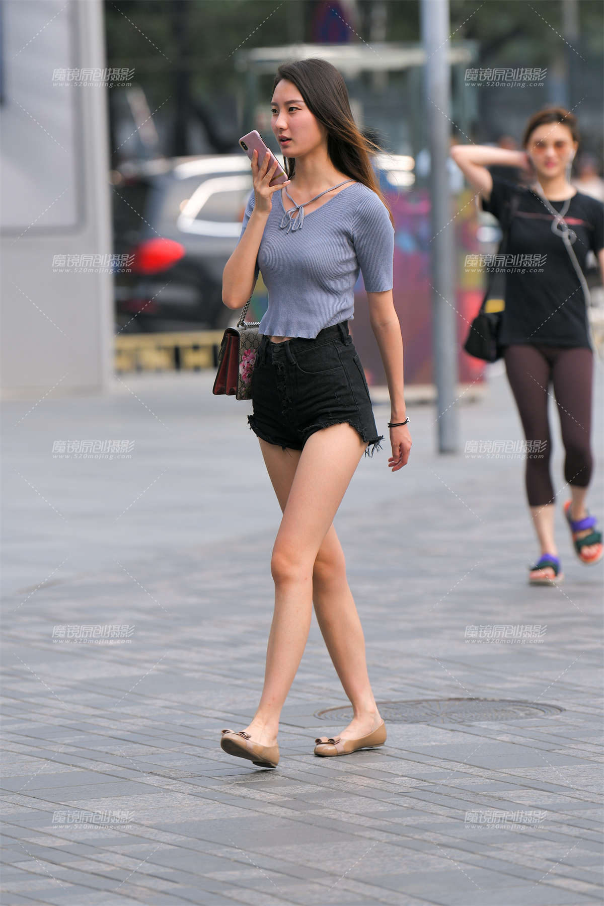 【红石赛帖】黑色热裤长腿美女-日更街拍