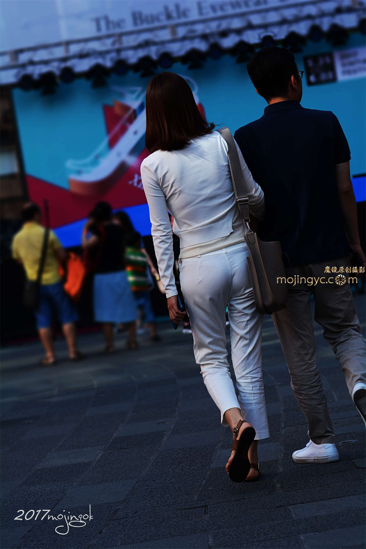 图片[2]-咔喳赛15 臀不在大 有T则灵-日更街拍