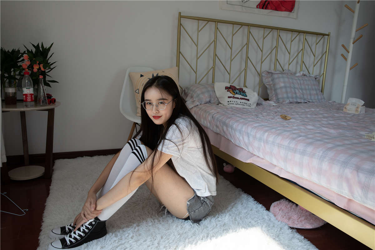 物恋传媒521期：菲菲-眉宇成川-日更街拍