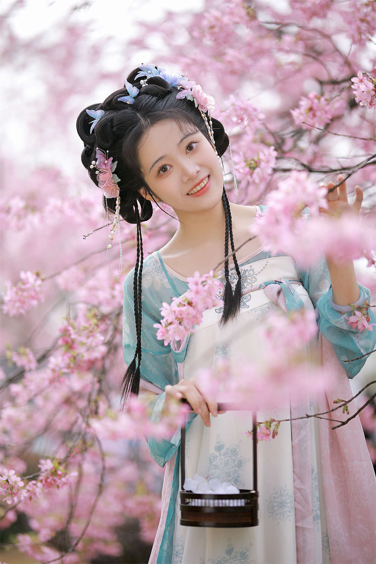 YITUYU艺图语 2025.03.31 樱花少女 绵绵思远道-日更街拍