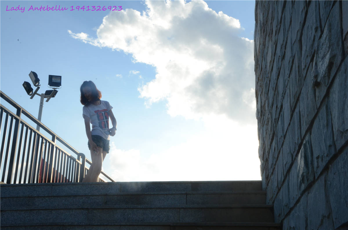[战前女神] 美腿棉袜女神级摄影套图 026-日更街拍