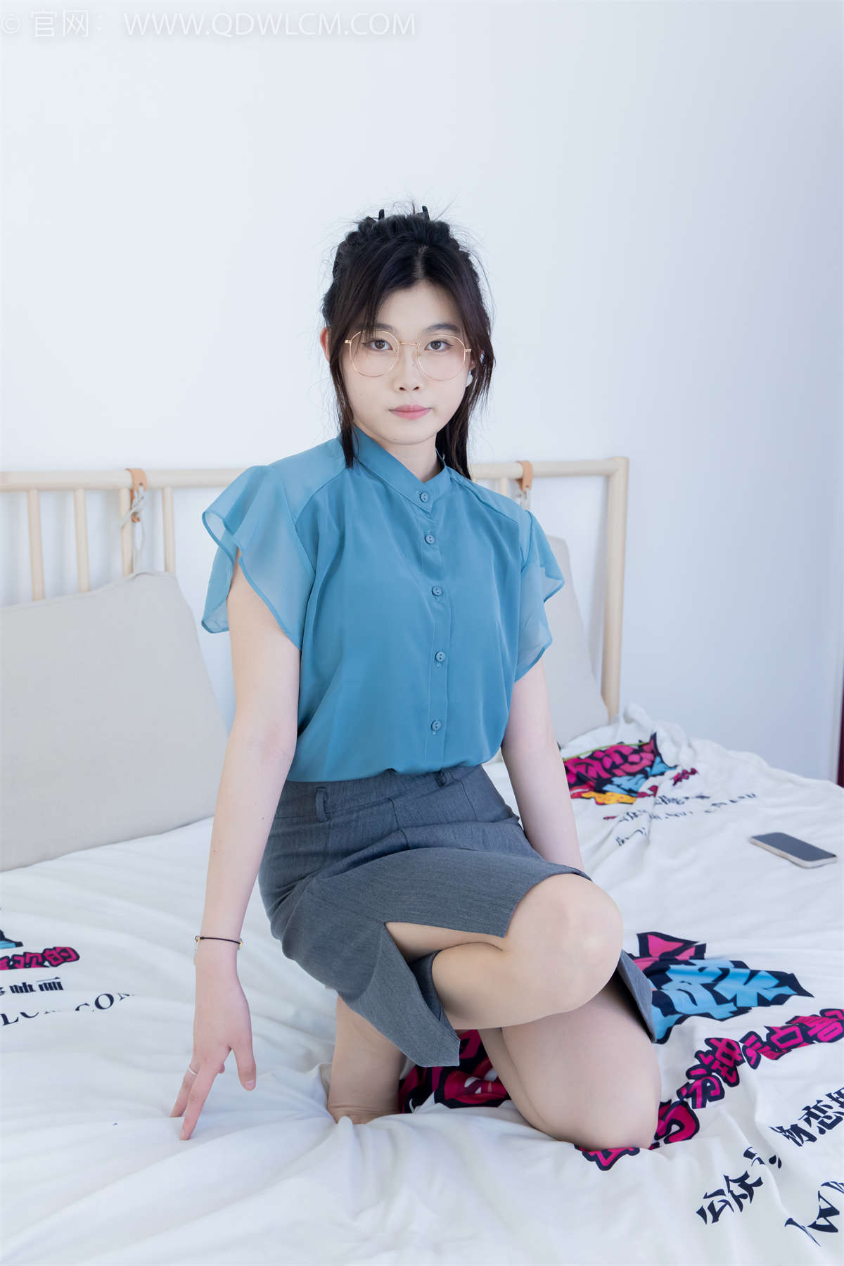 物恋传媒 NO.2205 樱桃-东霜不会迟到-日更街拍