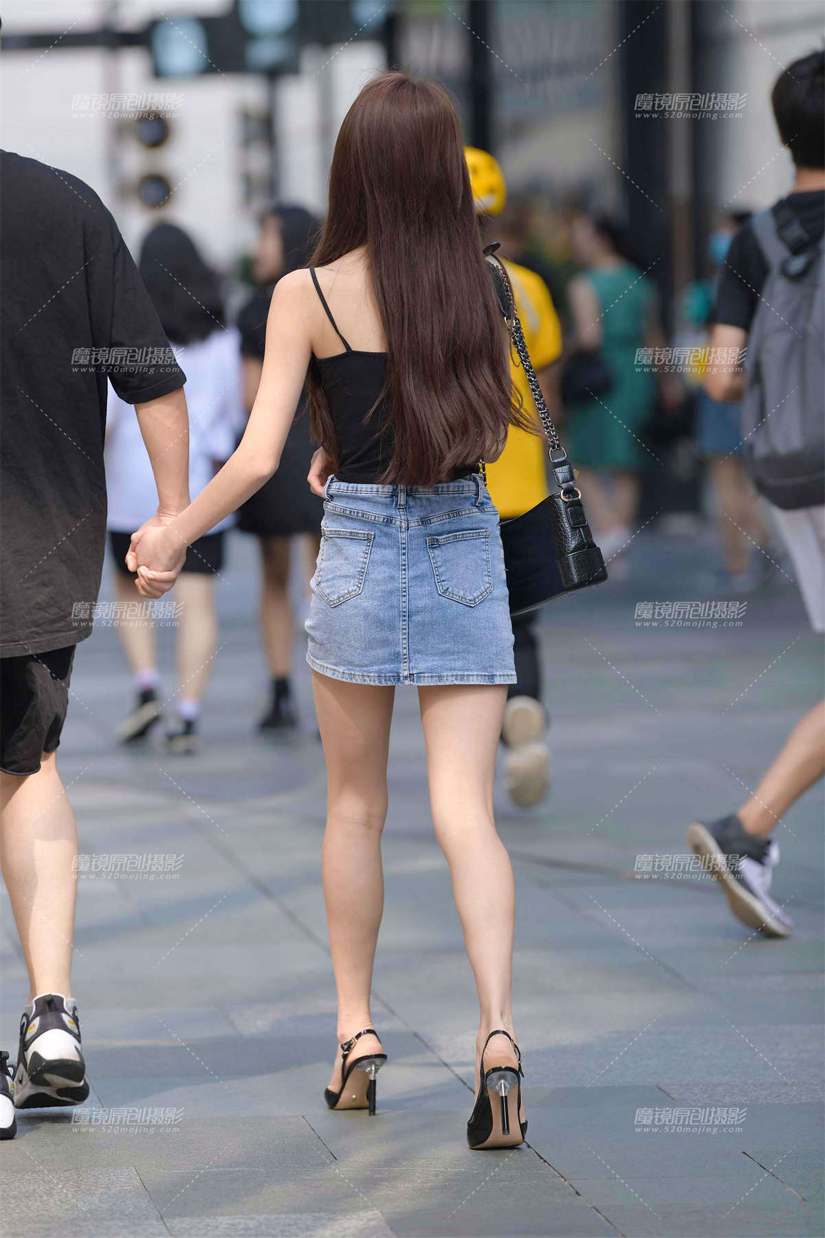 图片[2]-纤细美腿高跟女友-日更街拍