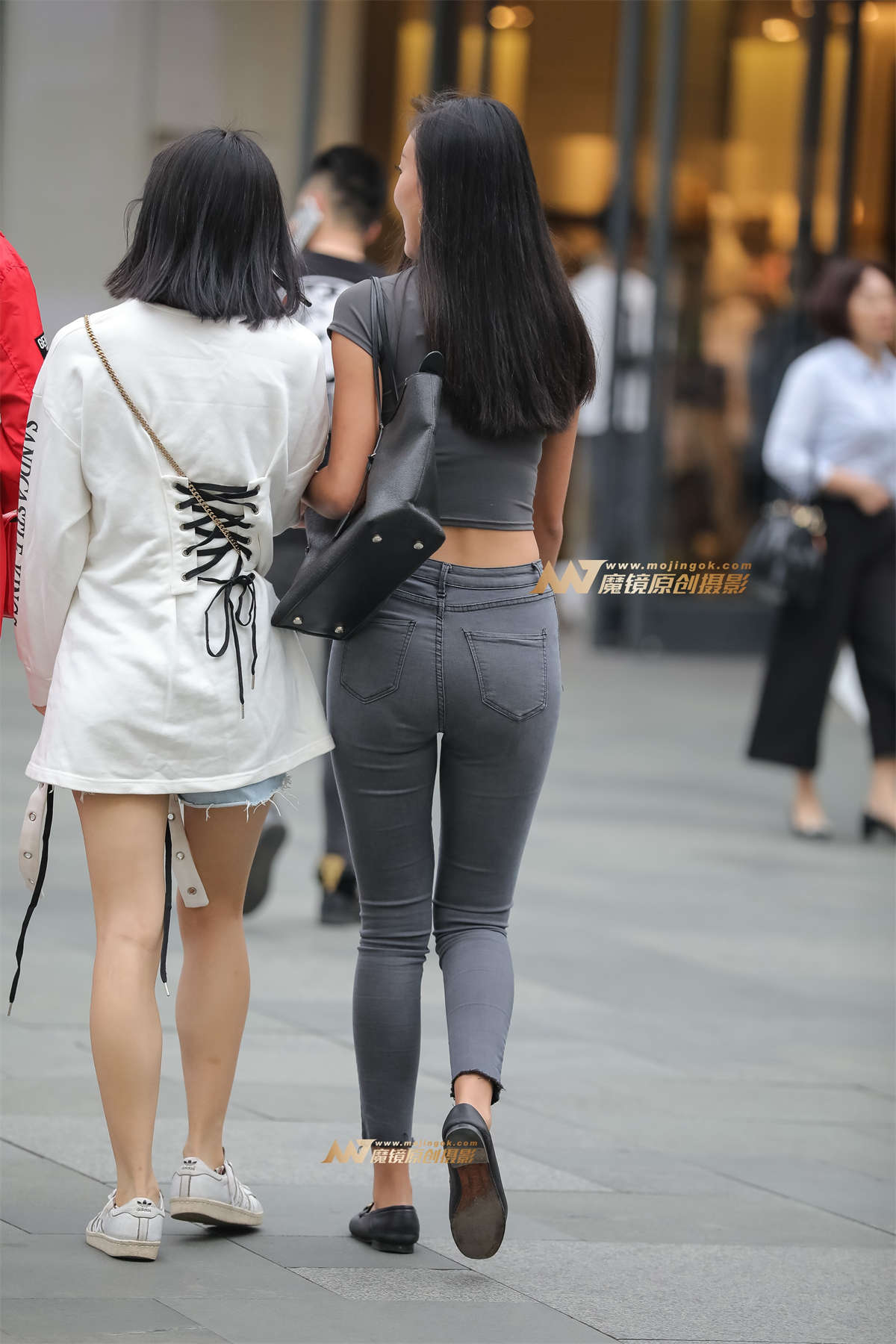 图片[2]-【凯恩赛帖】紧牛好身材-日更街拍