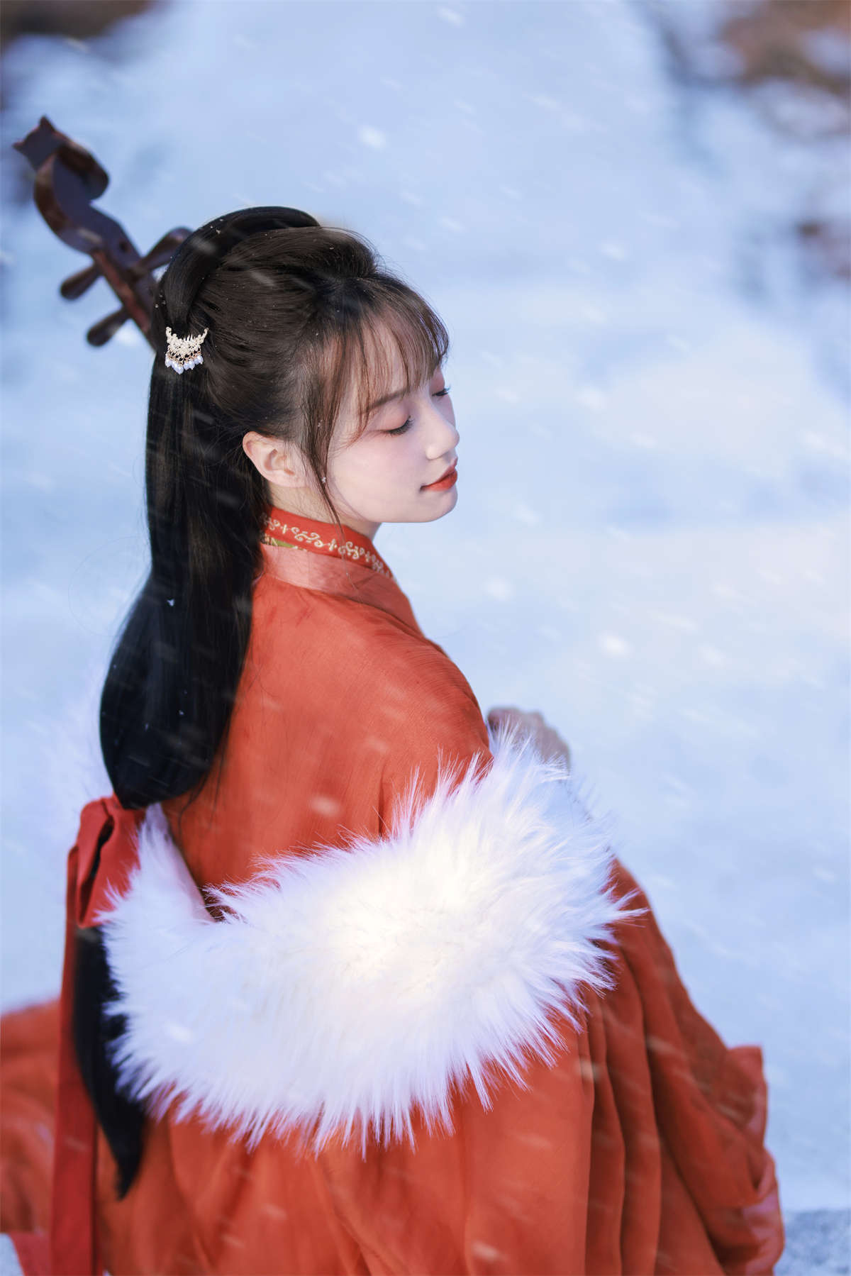 YITUYU艺图语 2024.11.25 夜雪 伊伊-日更街拍