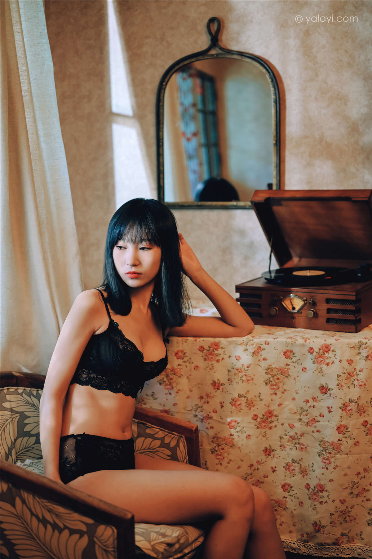 图片[2]-YALAYI雅拉伊 No.662 田也 窗内心语-日更街拍