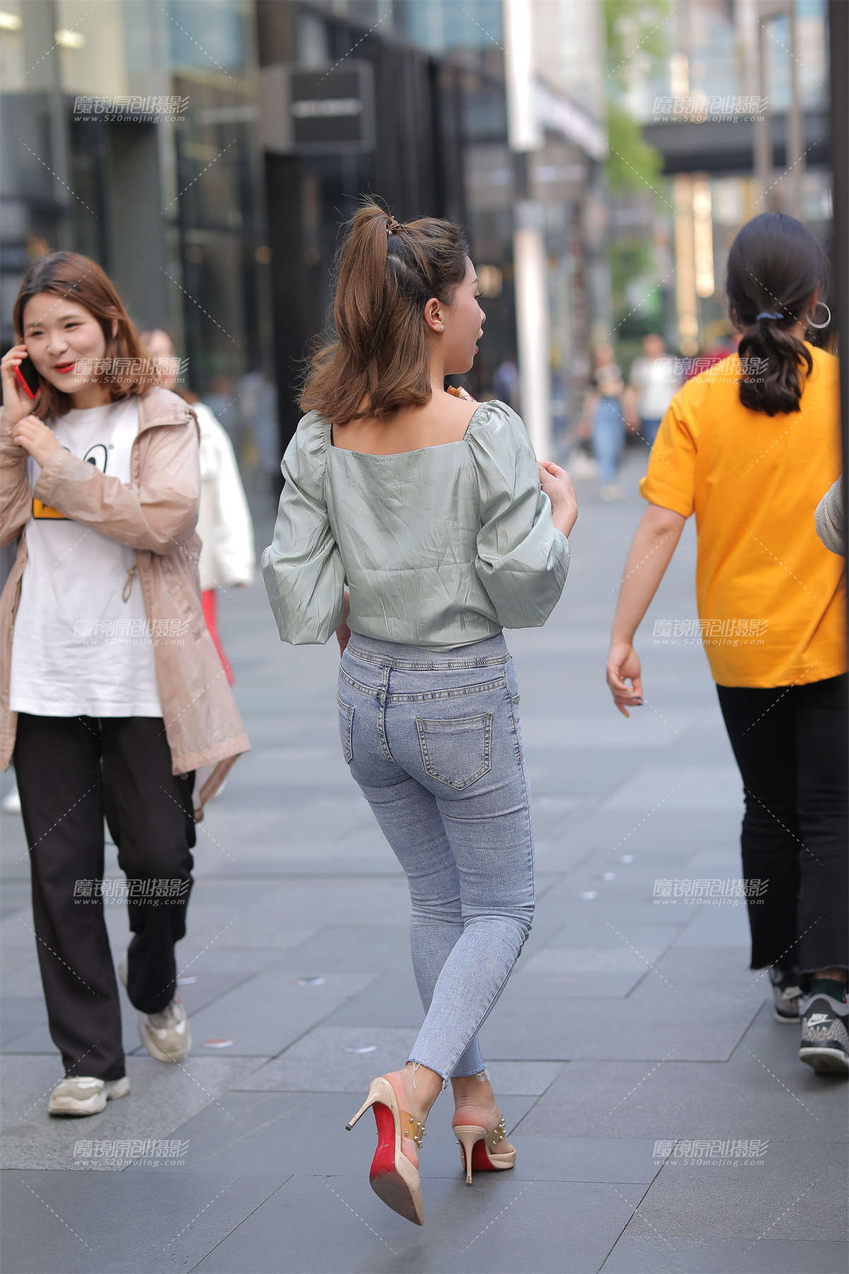 图片[2]-紧牛小姐姐-日更街拍