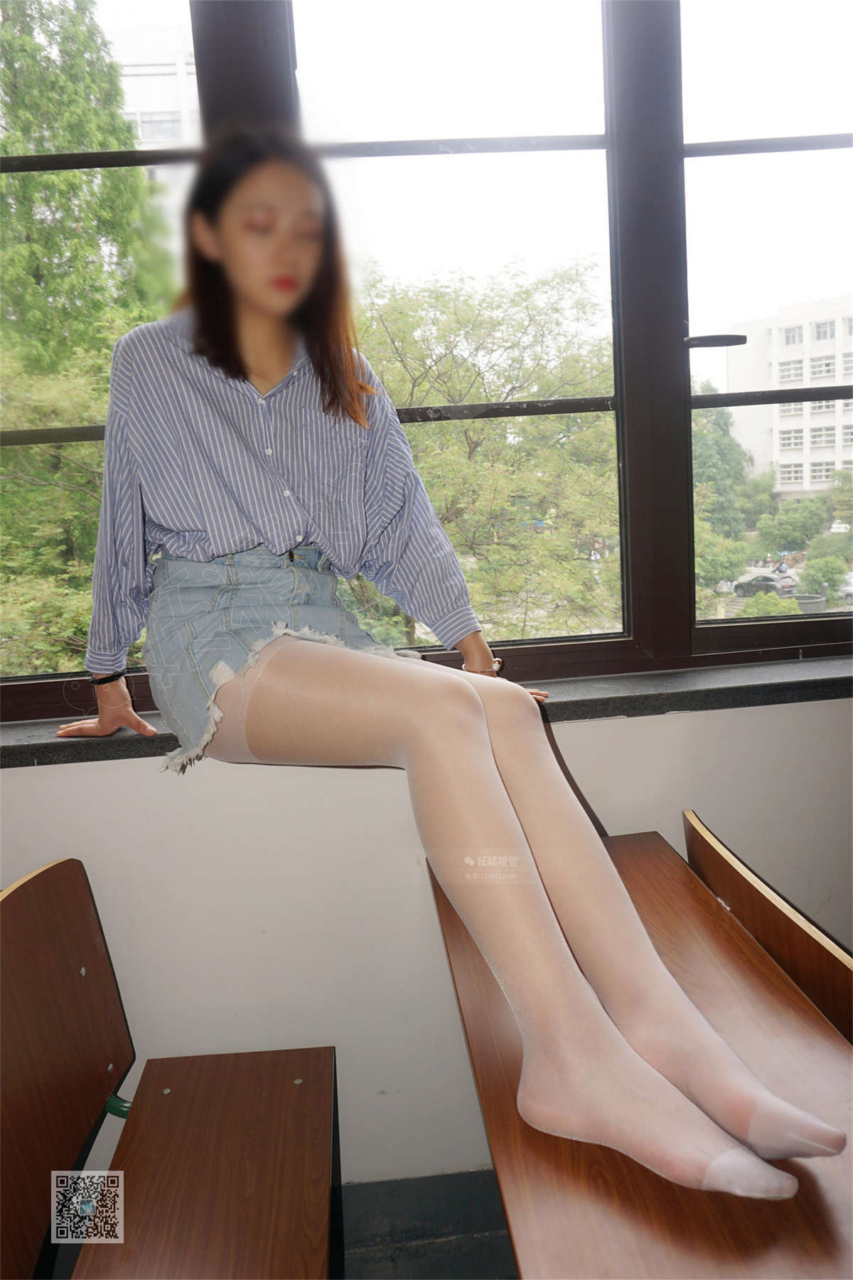 妖精视觉 NO.049 苏苏 白丝袜一步裙（上篇）-日更街拍