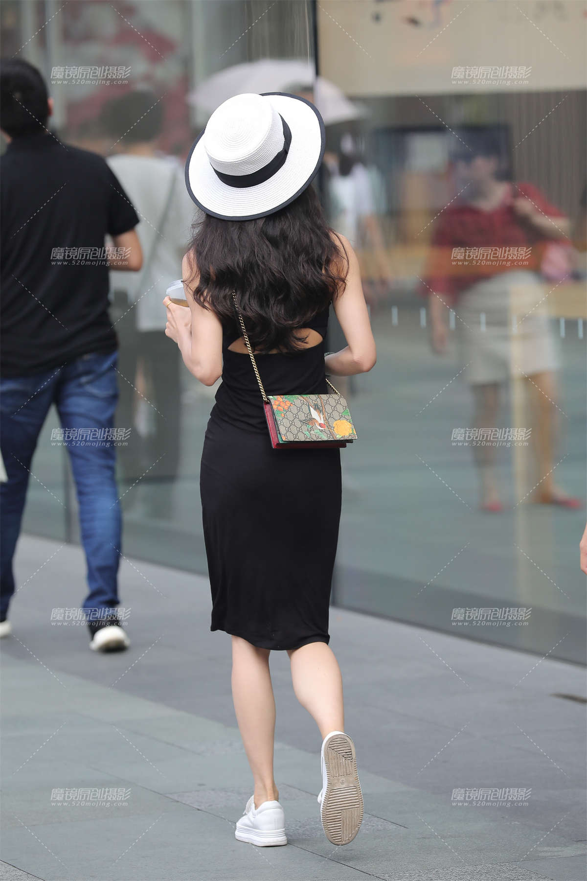 图片[2]-修身裙 展现迷人身材-日更街拍