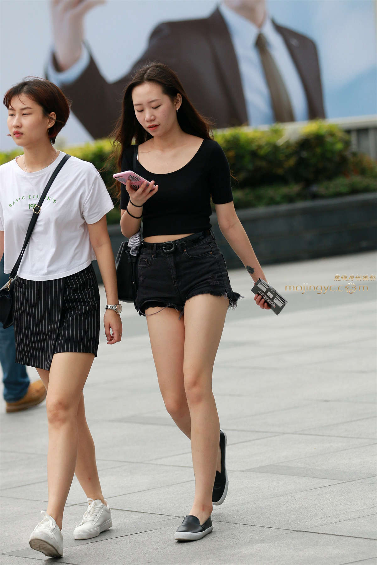 白皙长腿妹-日更街拍