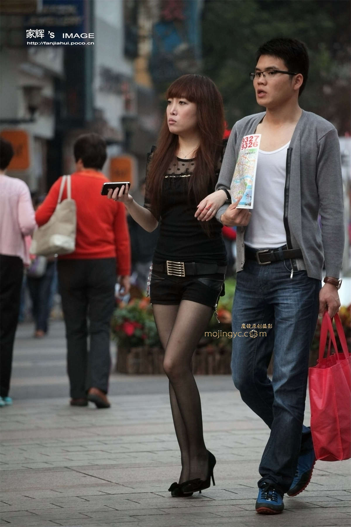 图片[2]-黑丝长腿少妇-日更街拍