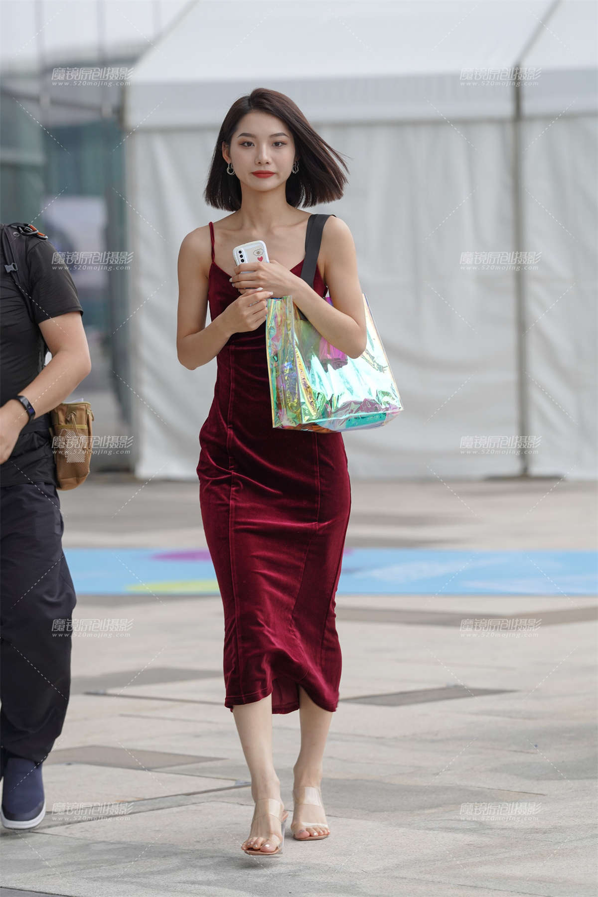 红裙气质美女-日更街拍