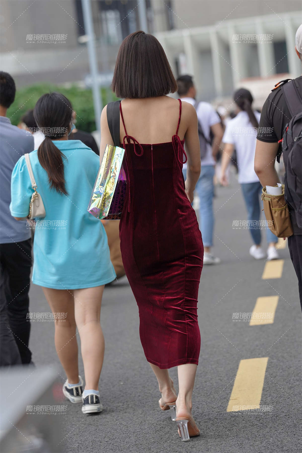 图片[2]-红裙气质美女-日更街拍