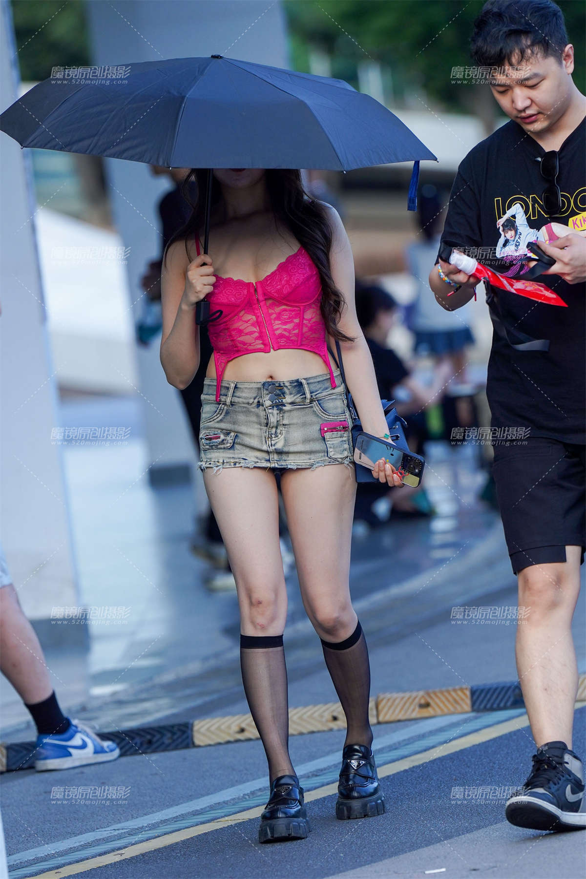 热裤黑丝-日更街拍