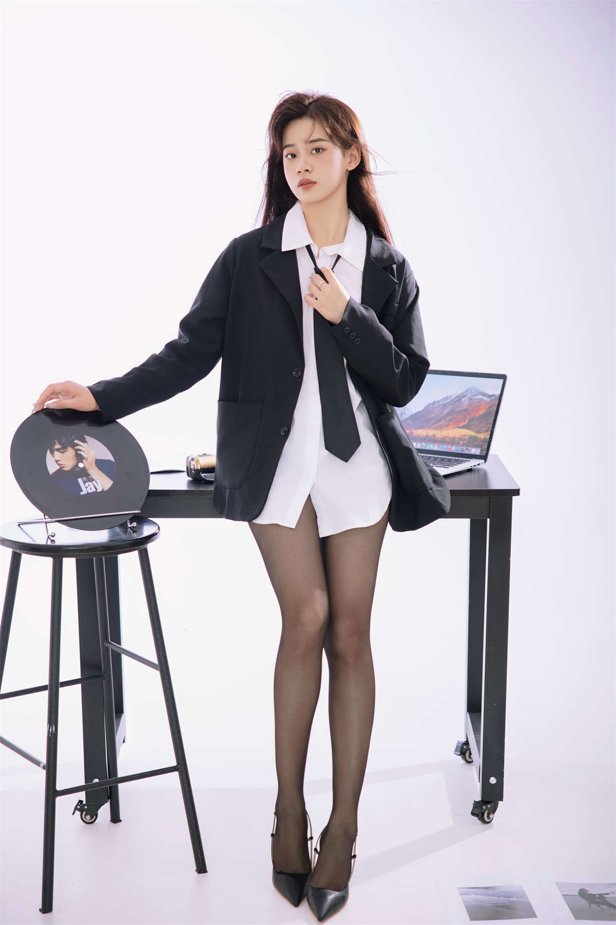 YITUYU艺图语 2024.05.20 俏丽秘书 素素插图1