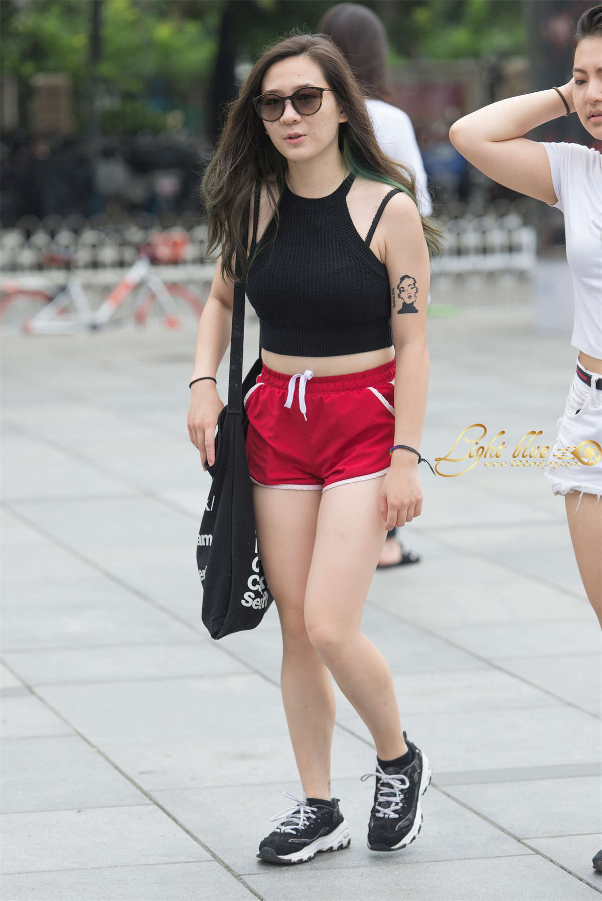 小红裤-日更街拍