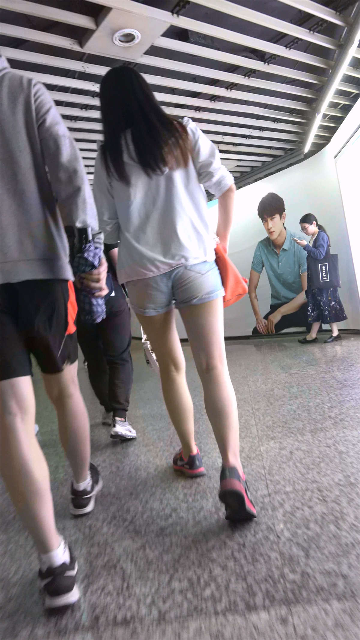 热裤少女-日更街拍