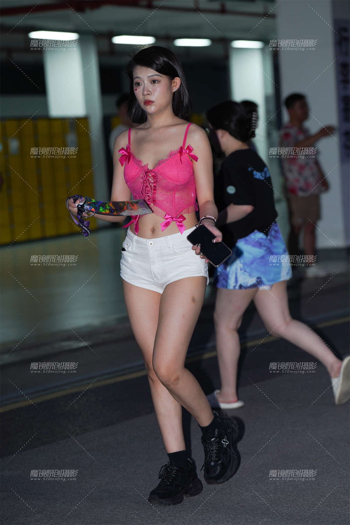 图片[2]-热裤美眉-日更街拍