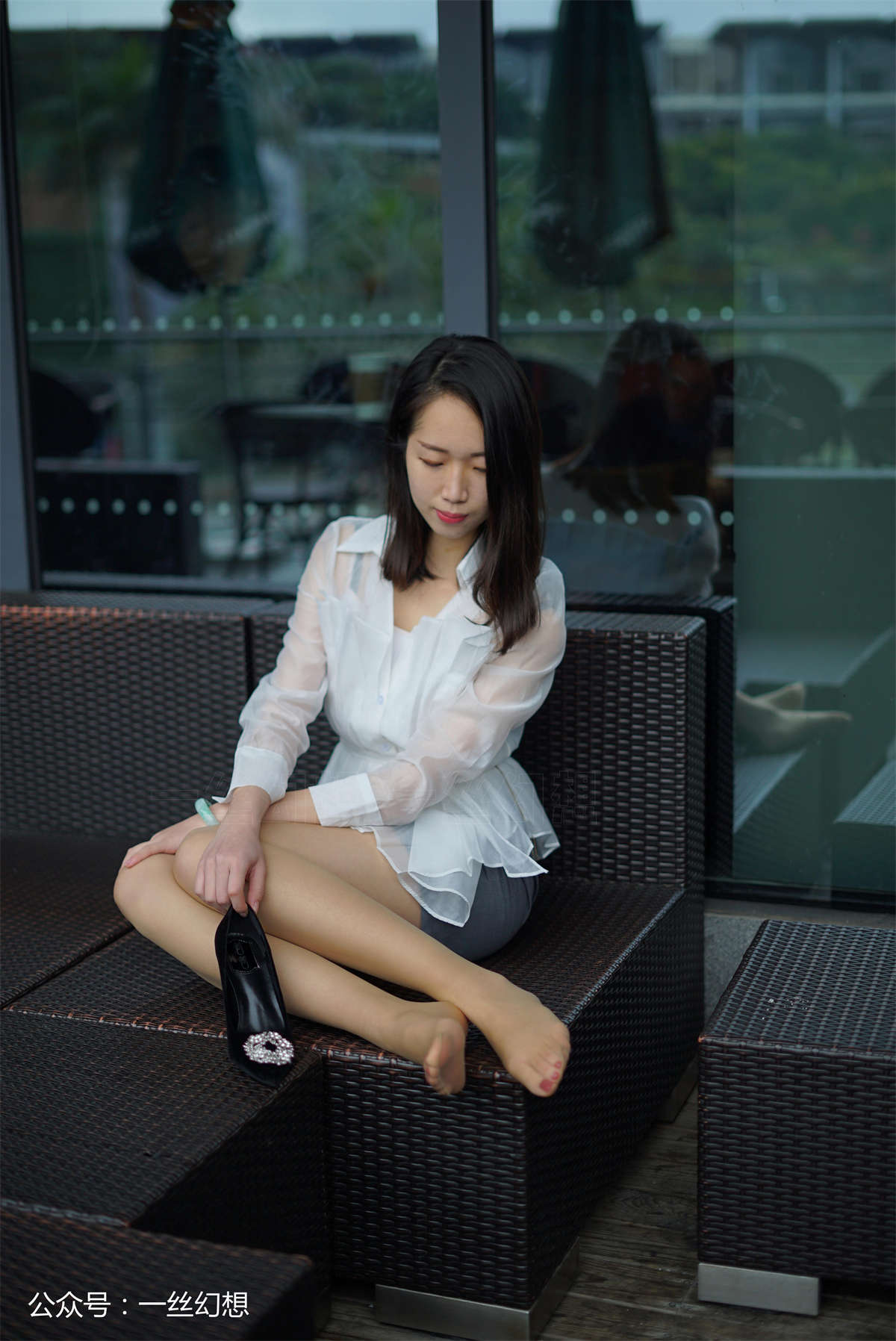 高丝女子图鉴 袜小喵×一丝幻想 NZ054 茜茜-日更街拍