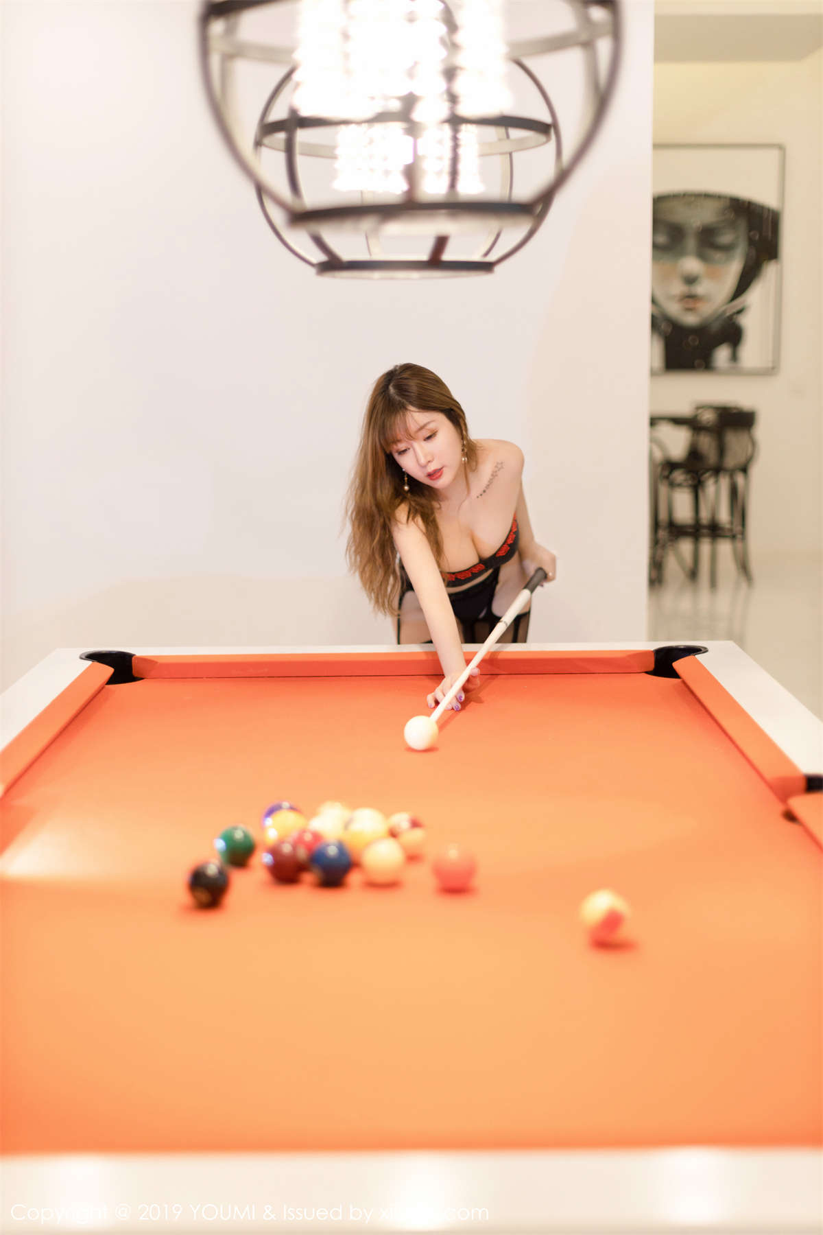 图片[2]-YouMi尤蜜荟 2019.12.27 VOL.394 诱人黑丝吊袜下身姿婀娜御姐气…-日更街拍