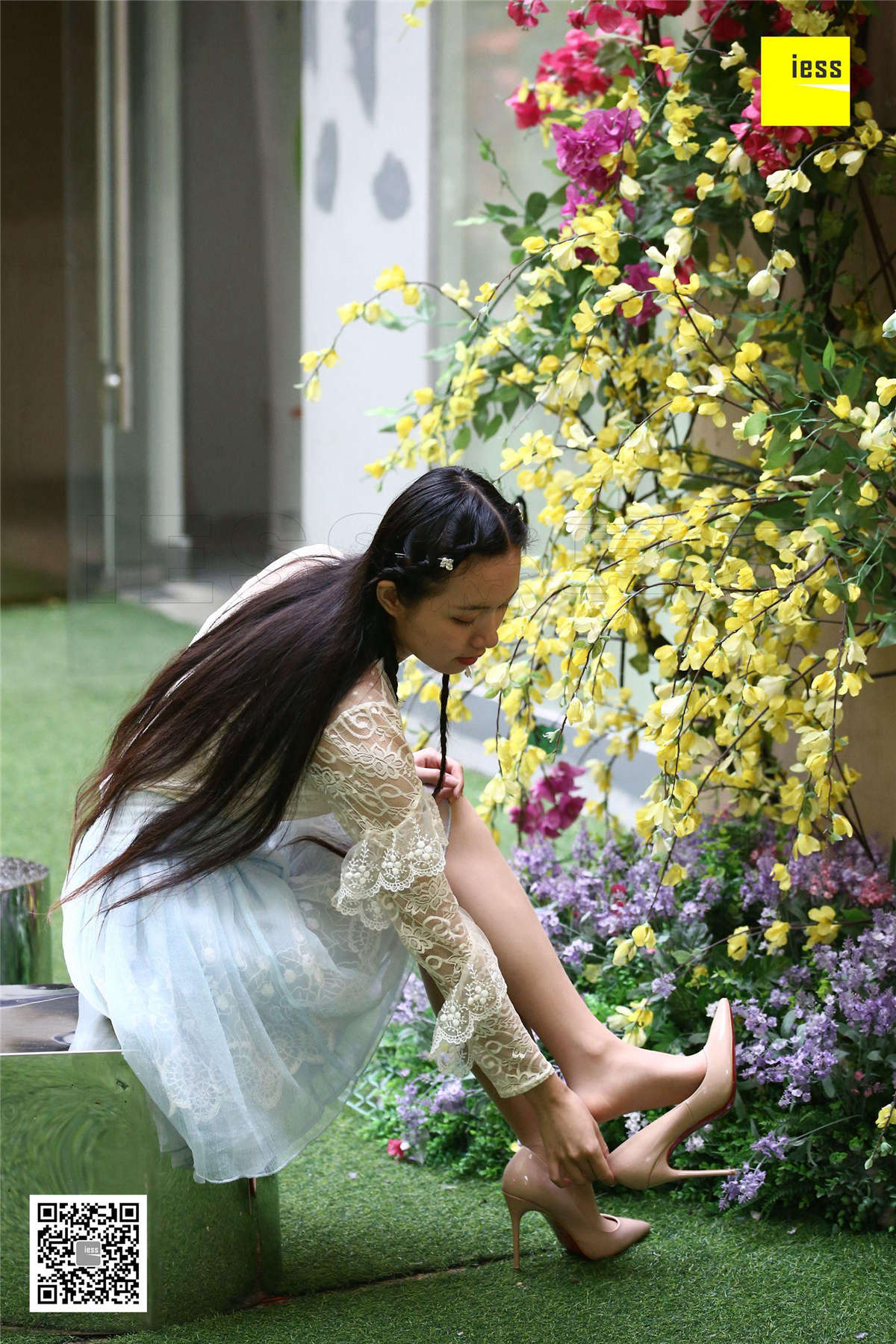 IESS异思趣向 丝享家233期：蕾丝花姑娘肉丝木木-日更街拍