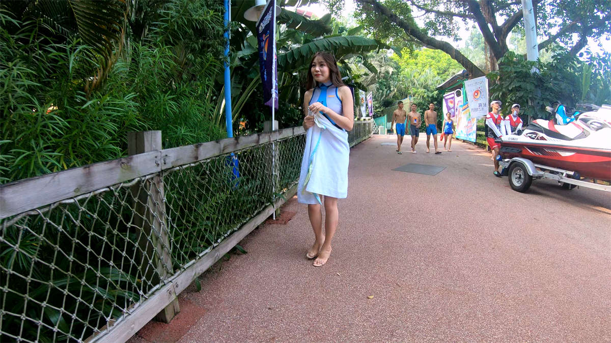 性感的比基尼泳装美女模拍-日更街拍