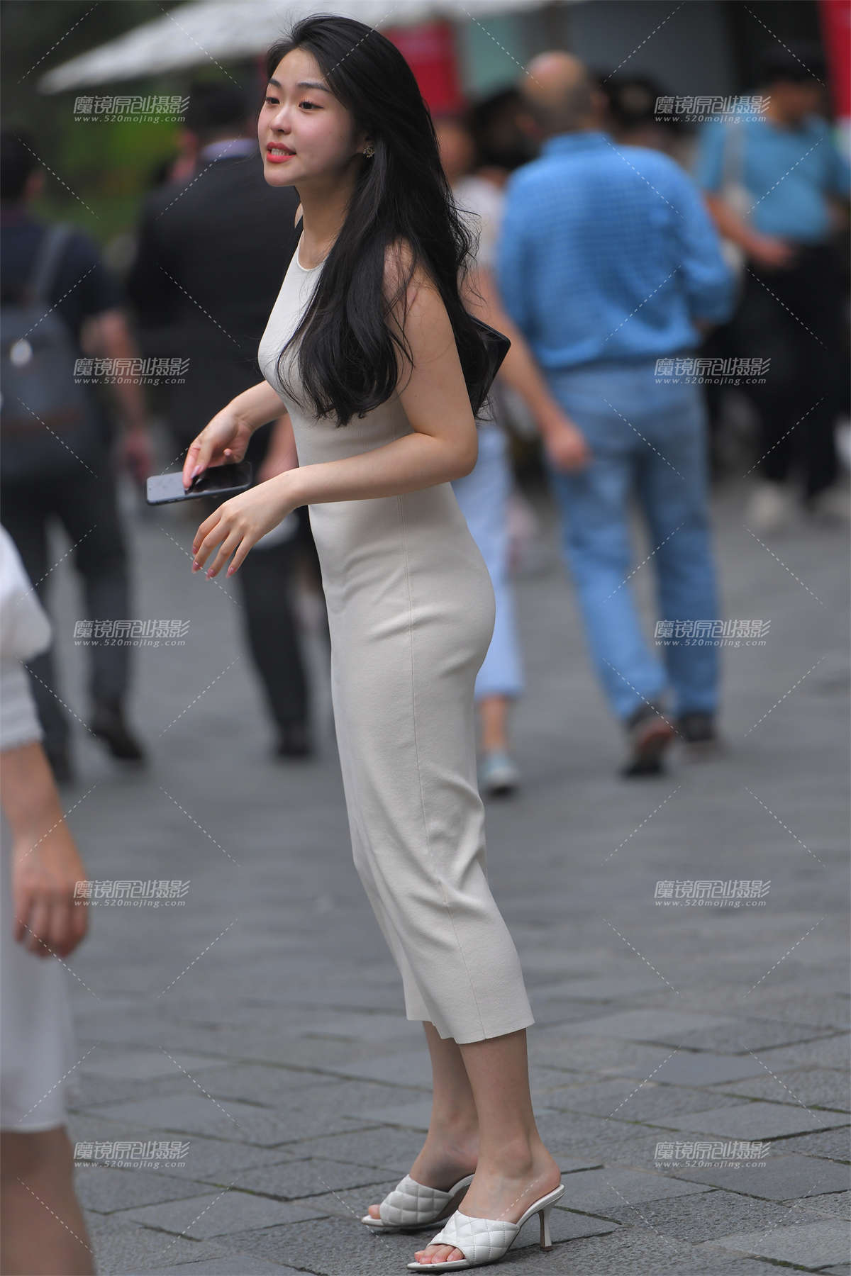 白色裹身裙-日更街拍