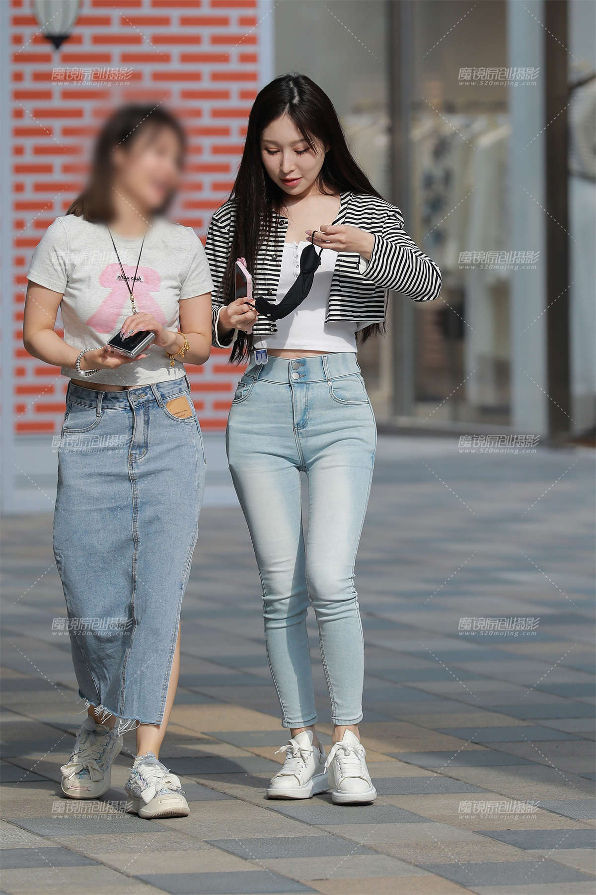 图片[2]-浅蓝牛仔裤美女-日更街拍