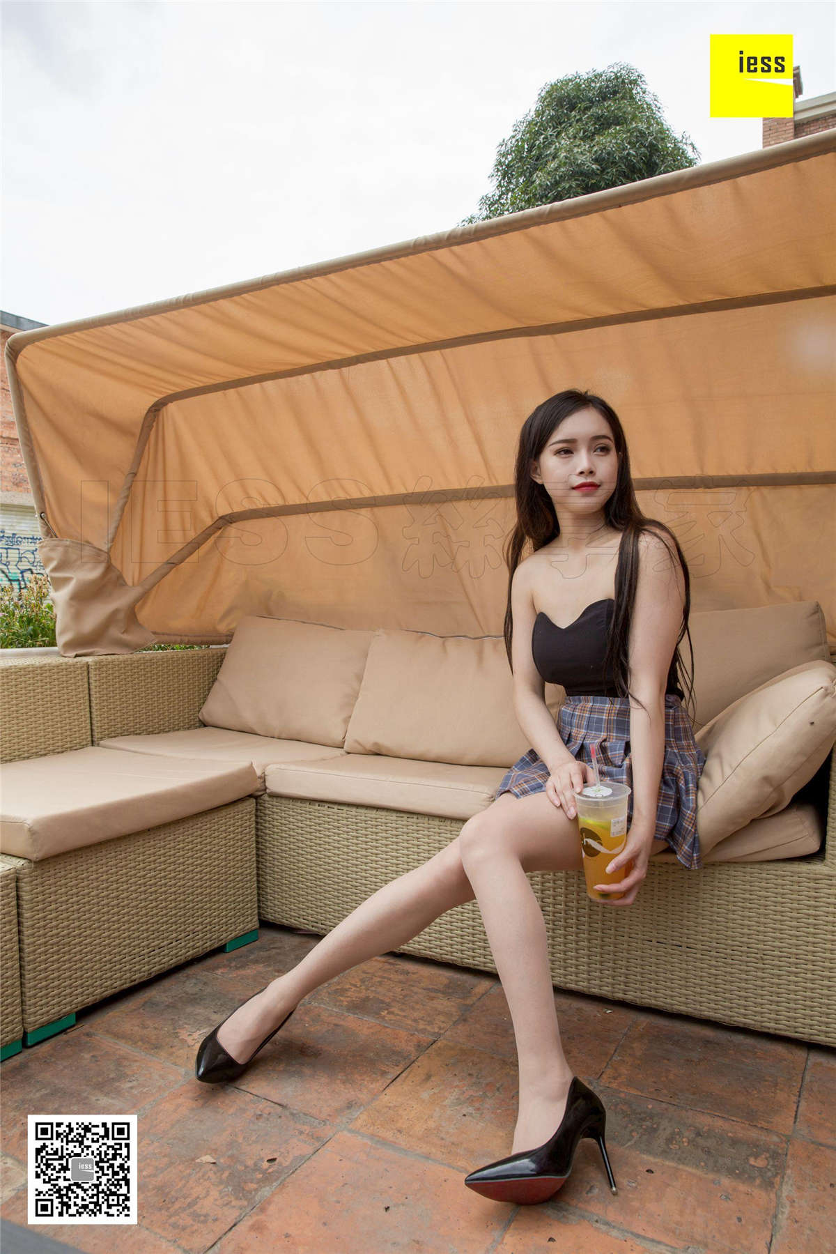 IESS异思趣向 丝享家234期：和网红户外乘凉小羽-日更街拍