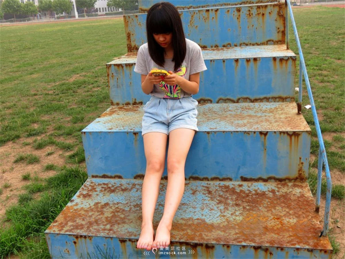 图片[2]-MZSOCK-2018 No.21 嫩腿热裤清纯帆布鞋少女【第二季】-日更街拍