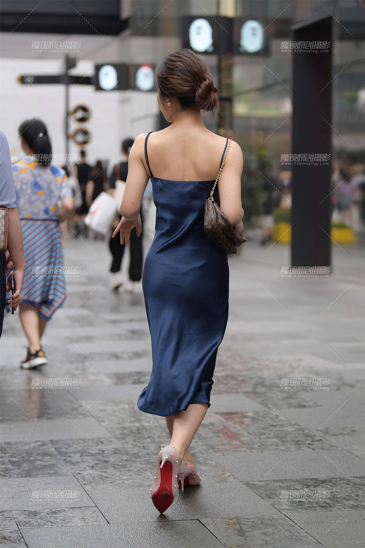 图片[2]-风情的小姐姐-日更街拍