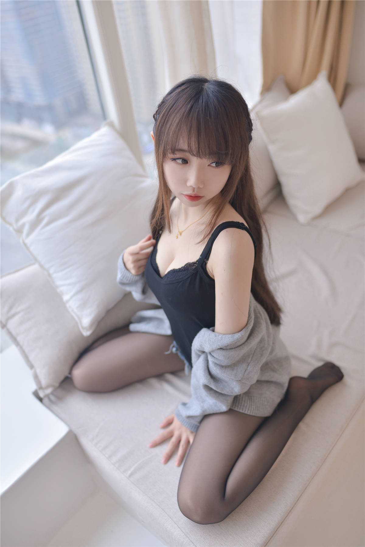 知名Coser-雪琪SAMA No.31 牛仔黑丝大姐姐-日更街拍