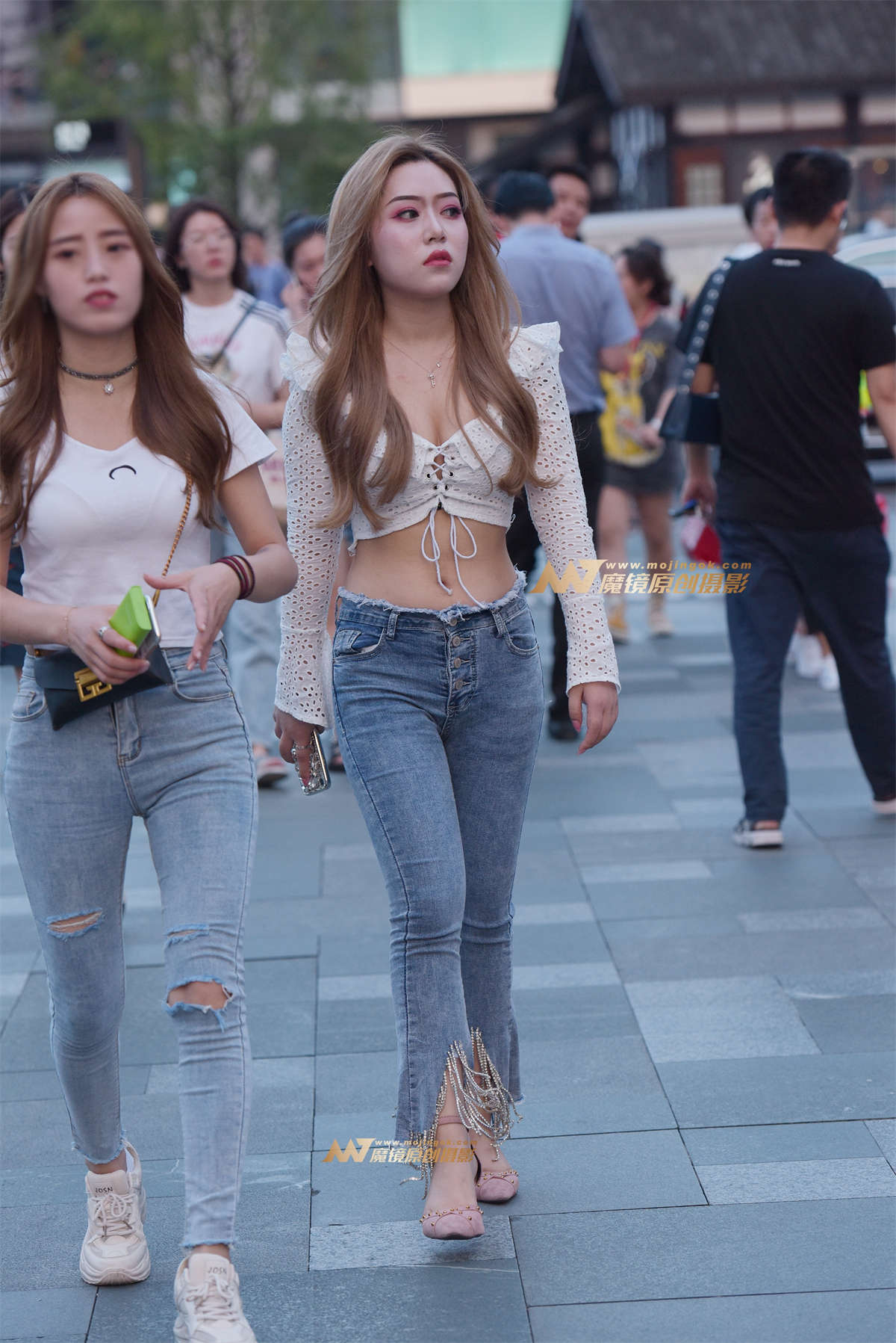 牛仔裤美女-日更街拍