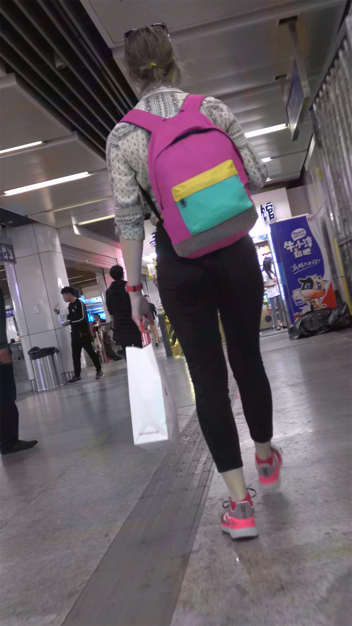 图片[2]-街拍逛街姐妹花-日更街拍