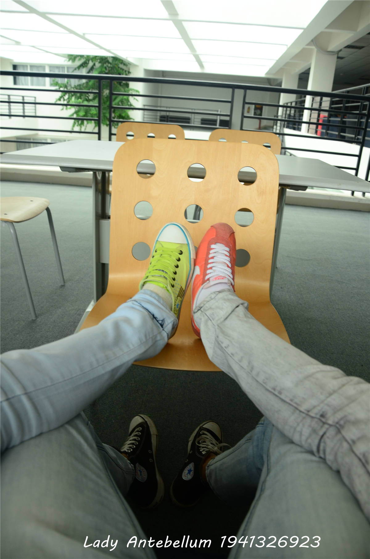 图片[2]-[战前女神] 美腿棉袜女神级摄影套图 010-日更街拍