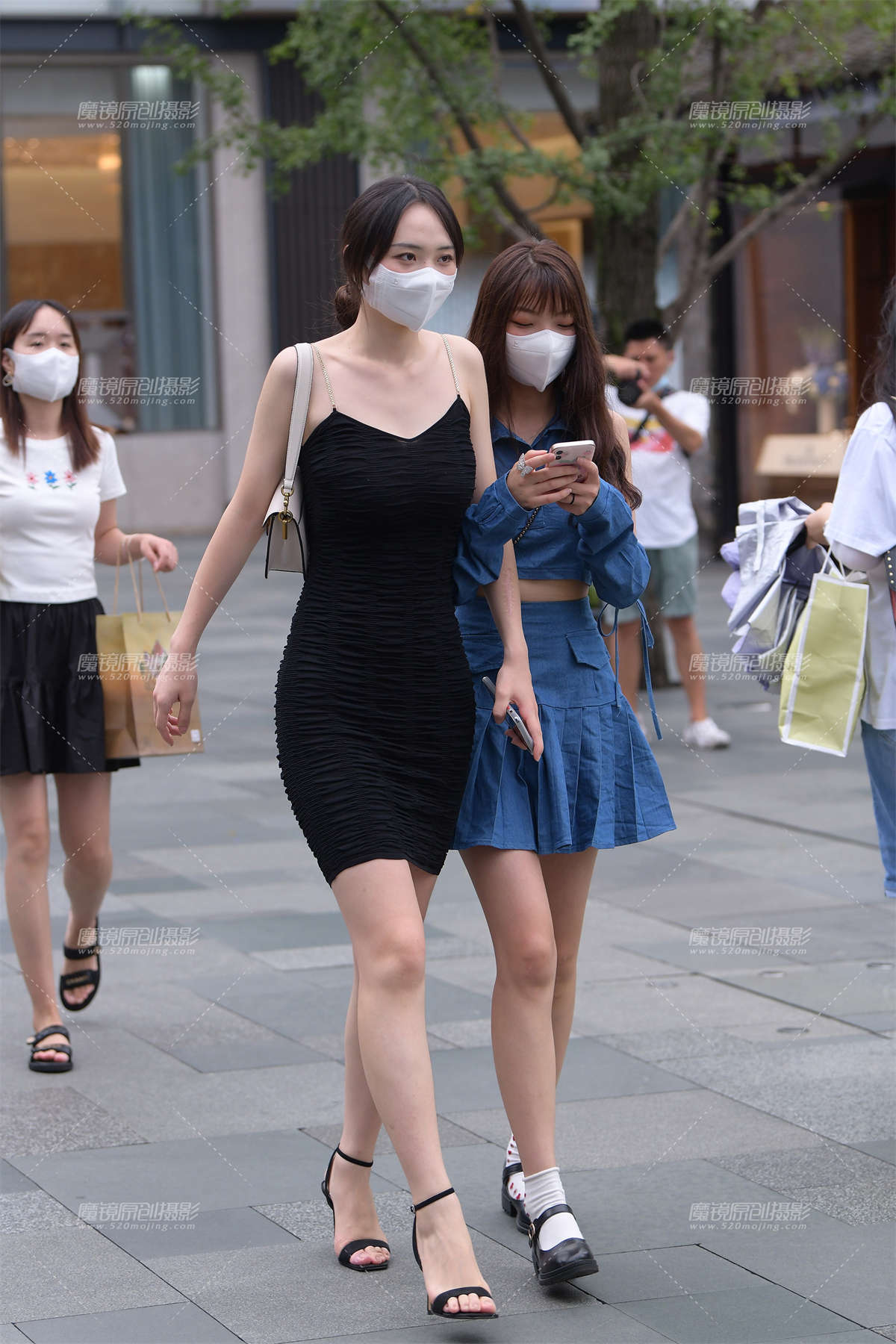 吊带裙包臀裙高跟美女-日更街拍